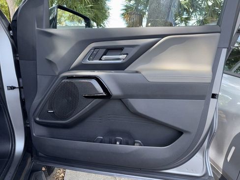 Used 2026 Chevrolet Silverado EV Trail Boss AWD/4WD image 32