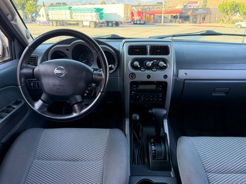 Used 2002 Nissan Frontier SE AWD/4WD image 16