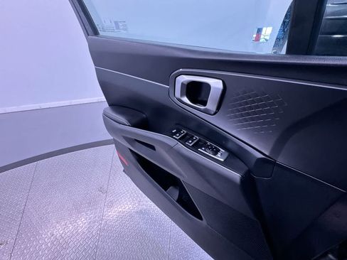Used 2024 Kia Sorento S FWD image 33
