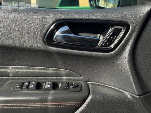 Used 2024 Dodge Durango GT image 17