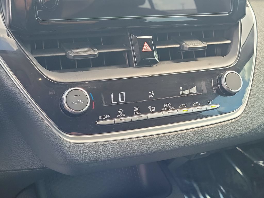 Used 2025 Toyota Corolla LE FWD image 21