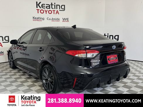 Certified 2025 Toyota Corolla SE FWD image 8