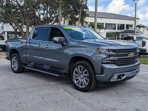 Used 2019 Chevrolet Silverado 1500 High Country w/ High Country Premium Package RWD image 3