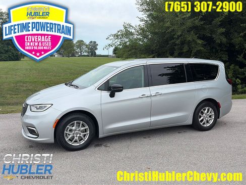 Used 2024 Chrysler Pacifica Touring-L FWD image 1