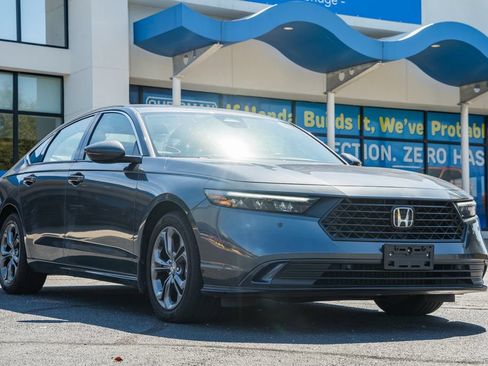 Used 2025 Honda Accord EX-L image 1