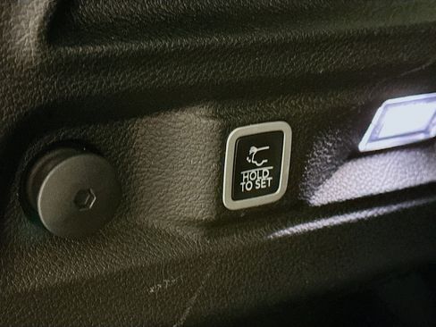 Used 2021 Jeep Grand Cherokee L Limited image 31