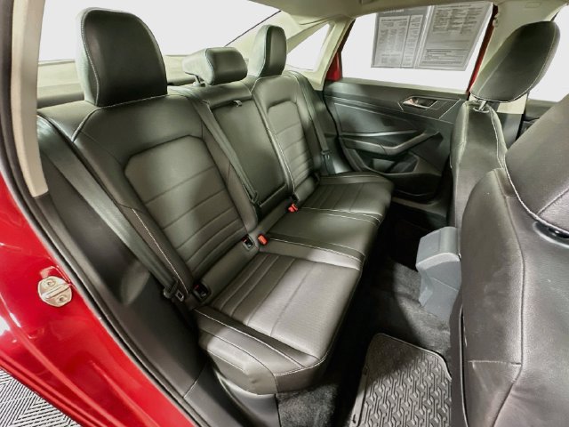 Certified 2023 Volkswagen Jetta SE w/ Panoramic Sunroof Package FWD image 27