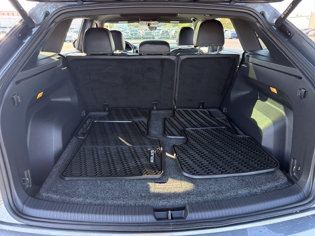 Certified 2023 Volkswagen Atlas Cross Sport SE AWD/4WD image 28