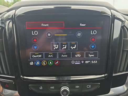 Used 2023 Chevrolet Traverse RS AWD/4WD image 28