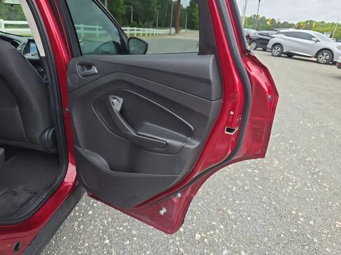 Used 2017 Ford Escape SE w/ Equipment Group 201A FWD image 43