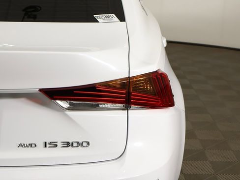 Used 2019 Lexus IS 300 F Sport image 18