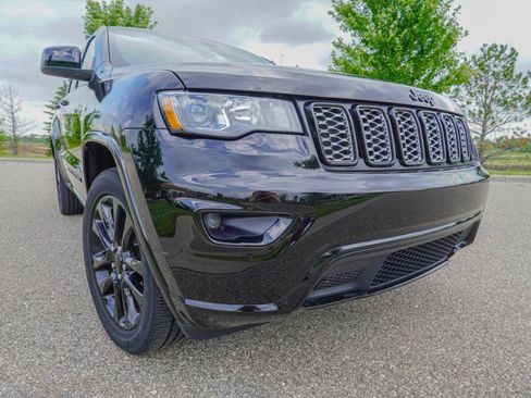 Used 2020 Jeep Grand Cherokee Altitude AWD/4WD image 19