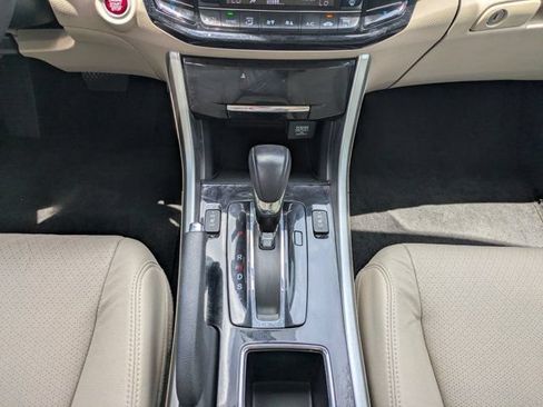 Used 2017 Honda Accord EX-L image 19