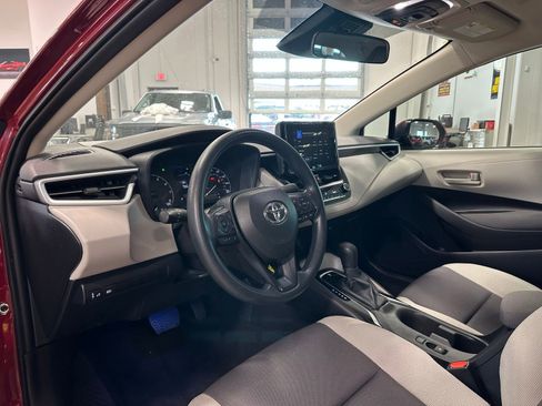 Used 2025 Toyota Corolla LE image 13