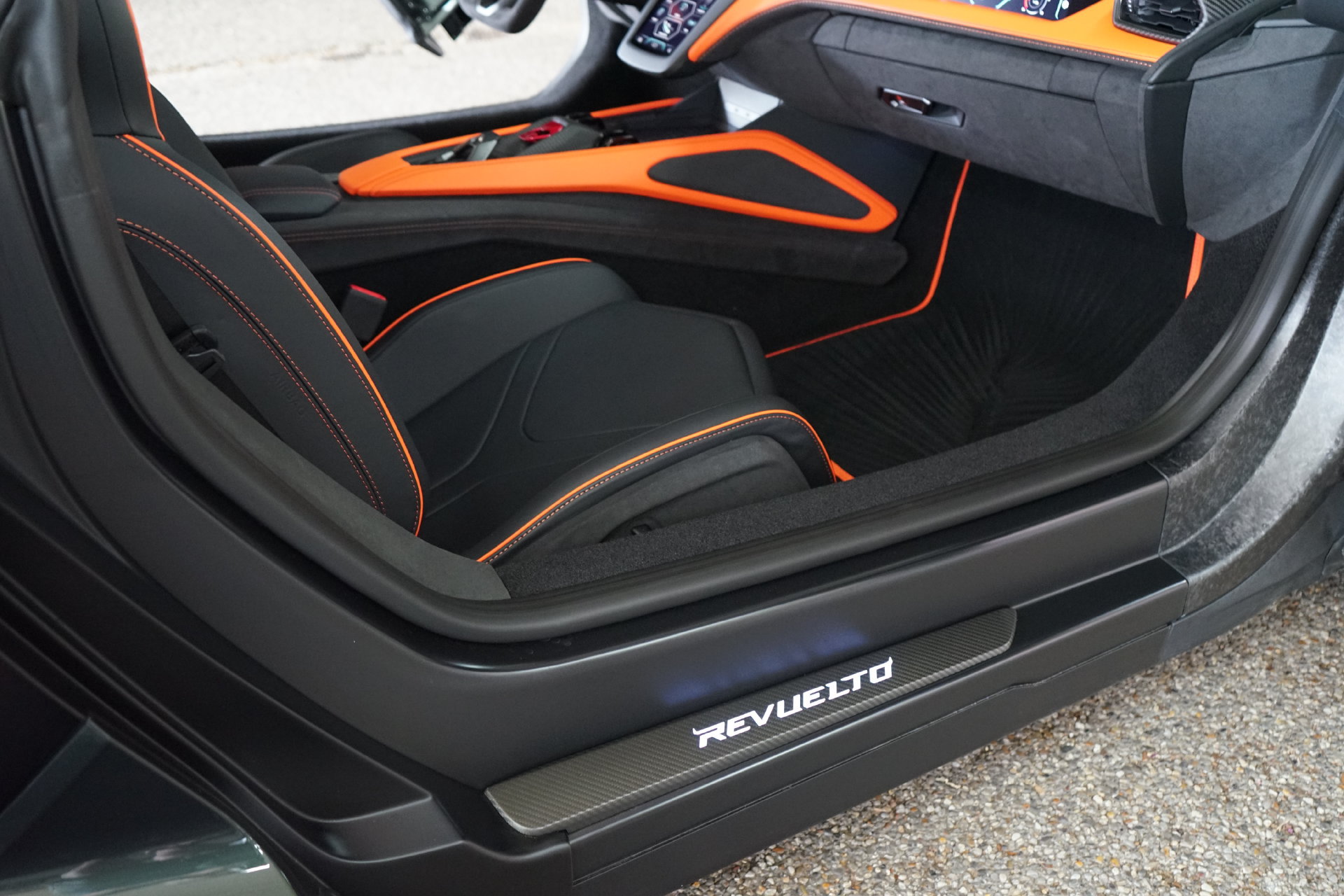 Used 2025 Lamborghini Revuelto AWD/4WD image 22
