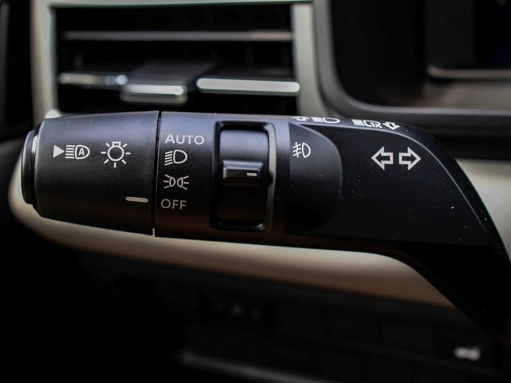 Used 2025 Mitsubishi Outlander SE AWD/4WD image 26