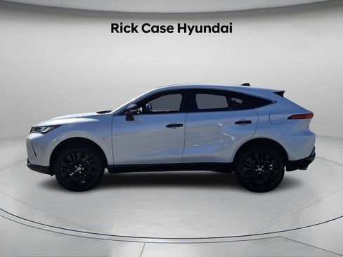 Used 2024 Toyota Venza Nightshade image 3