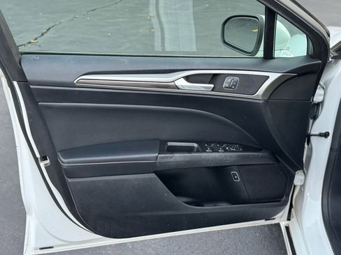 Used 2018 Ford Fusion SE w/ Equipment Group 602A image 10