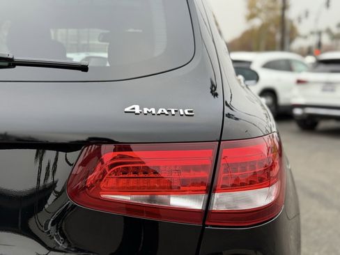 Used 2017 Mercedes-Benz GLC 300 4MATIC image 24