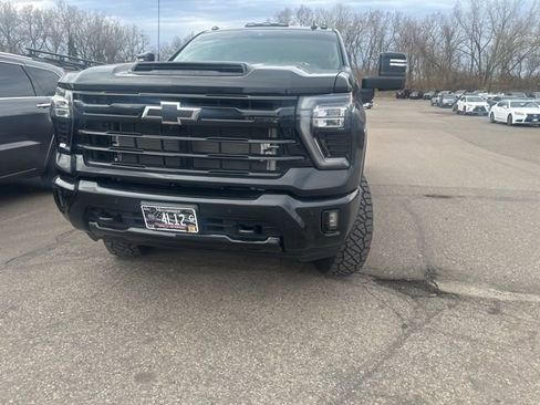 Used 2024 Chevrolet Silverado 3500 LTZ w/ LTZ Plus Package image 4