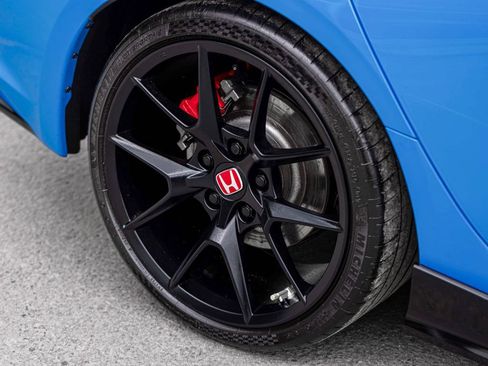 Used 2025 Honda Civic Type R image 9