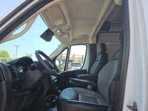 Used 2024 RAM ProMaster 2500 w/ Convenience Group FWD image 13