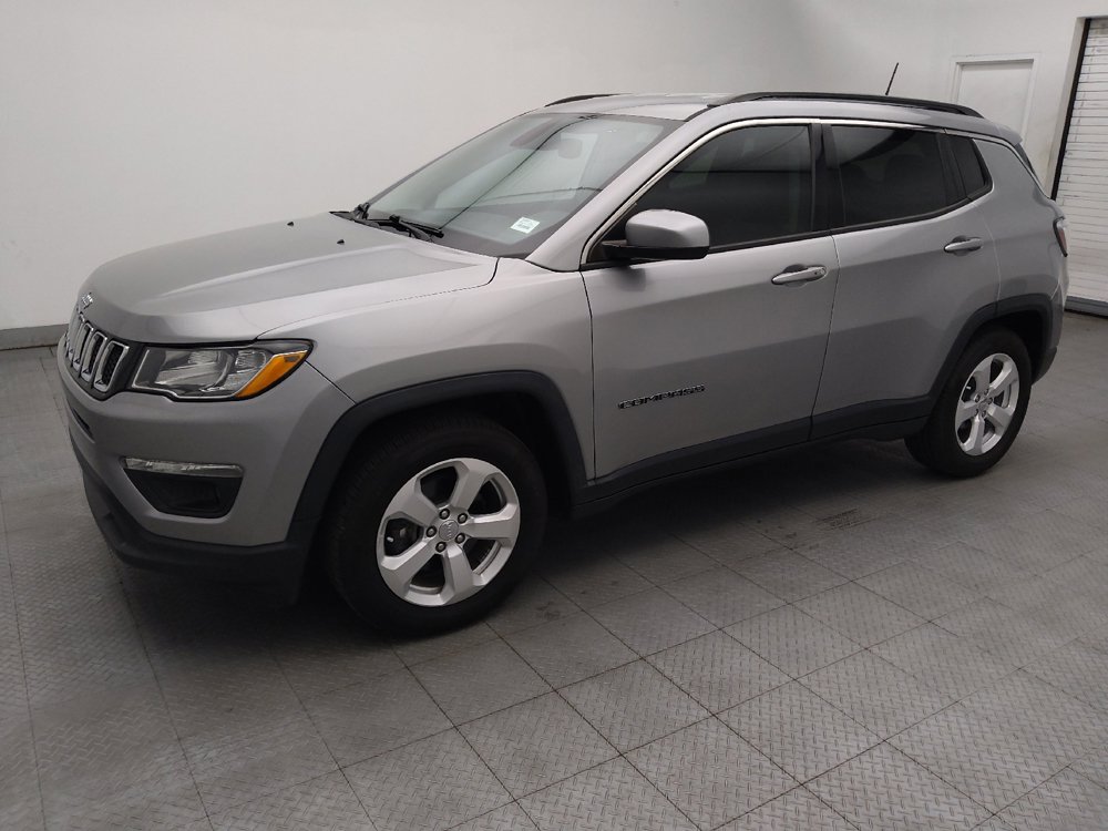 Used 2019 Jeep Compass Latitude w/ Popular Equipment Group FWD image 2