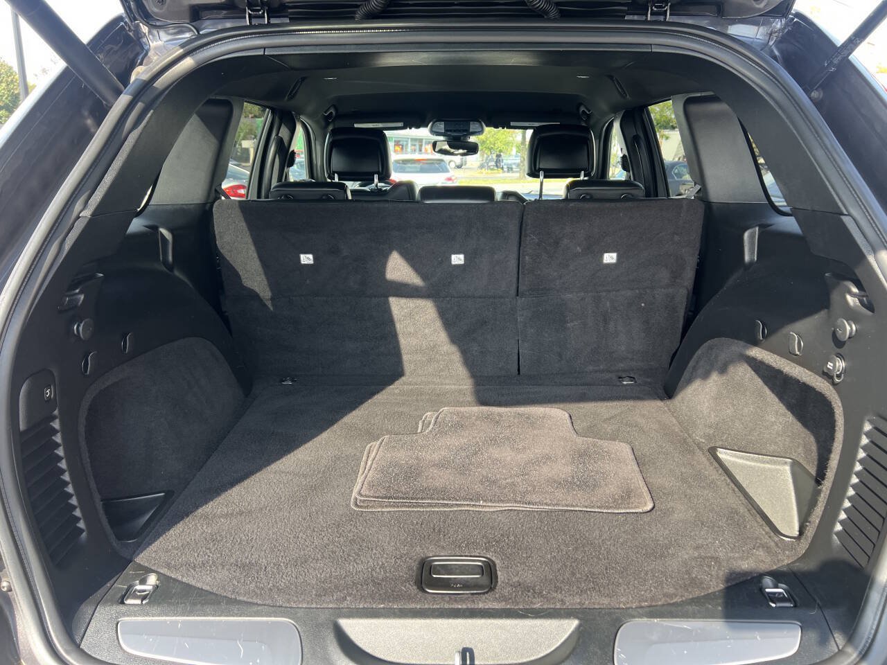 Used 2018 Jeep Grand Cherokee Limited AWD/4WD image 18