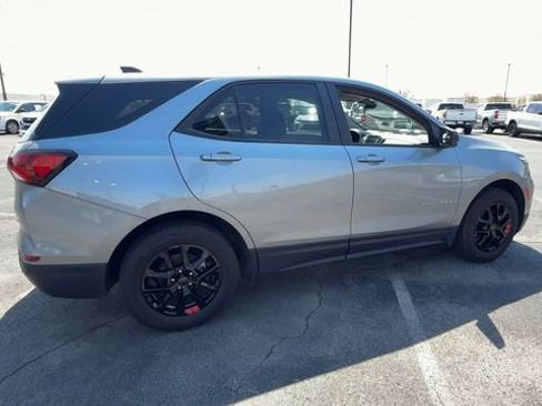 Used 2023 Chevrolet Equinox LS AWD/4WD image 8