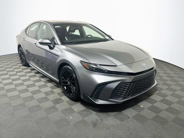 Certified 2025 Toyota Camry SE FWD image 1
