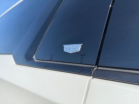 Used 2024 Cadillac Escalade ESV Sport Platinum w/ LPO, ONYX Package image 18