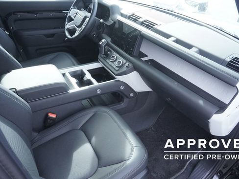 Used 2025 Land Rover Defender 110 S image 22