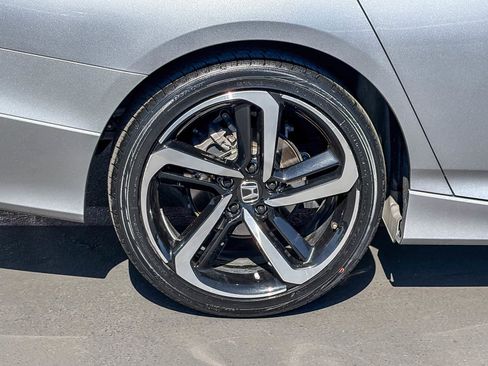 Used 2022 Honda Accord Sport image 10