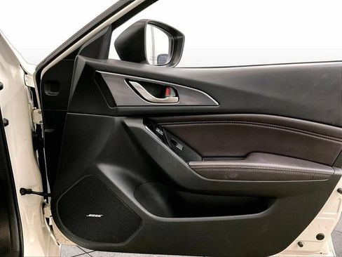Used 2018 MAZDA MAZDA3 Grand Touring w/ Premium Equipment Package FWD image 23