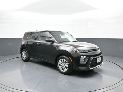 Used 2021 Kia Soul LX image 4
