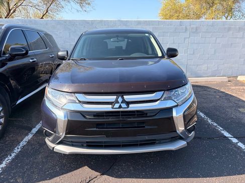 Used 2017 Mitsubishi Outlander ES FWD image 3