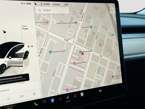 Used 2023 Tesla Model 3 Standard Range image 12