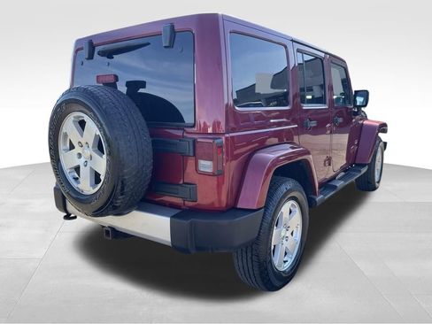 Used 2012 Jeep Wrangler Unlimited Sahara w/ Connectivity Group AWD/4WD image 9