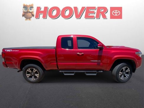 Used 2016 Toyota Tacoma TRD Sport w/ Towing Package RWD image 2