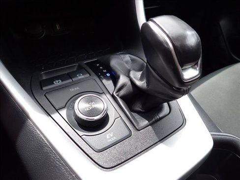 Used 2022 Toyota RAV4 SE w/ Convenience Package AWD/4WD image 19