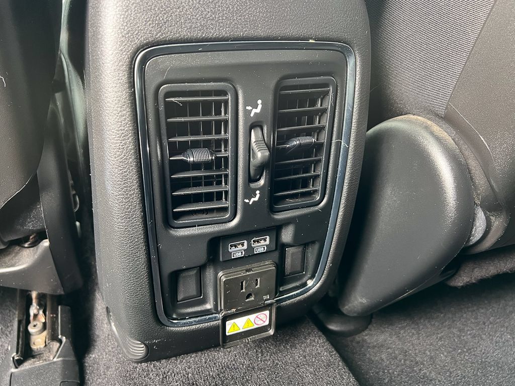 Used 2021 Jeep Grand Cherokee Limited AWD/4WD image 30