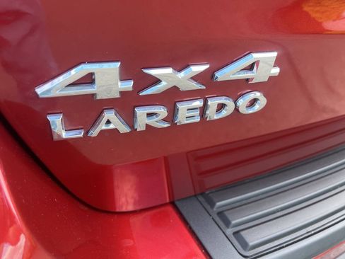 Used 2011 Jeep Grand Cherokee Laredo AWD/4WD image 11