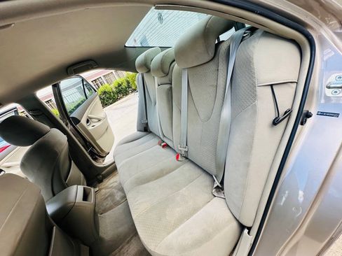 Used 2009 Toyota Camry FWD image 18