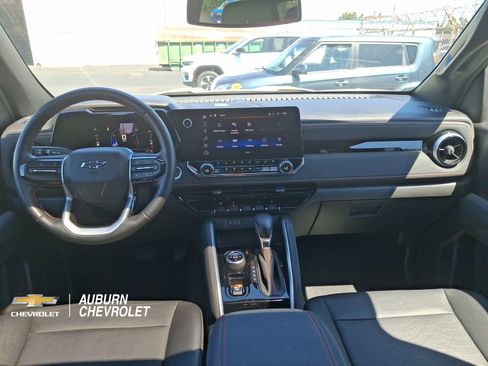 Used 2023 Chevrolet Colorado Z71 w/ Z71 Convenience Package 2 AWD/4WD image 9