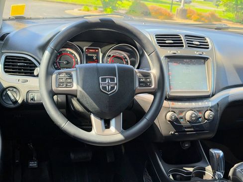 Used 2019 Dodge Journey Crossroad FWD image 36