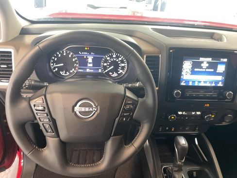 Used 2023 Nissan Frontier SV w/ Technology Package image 17