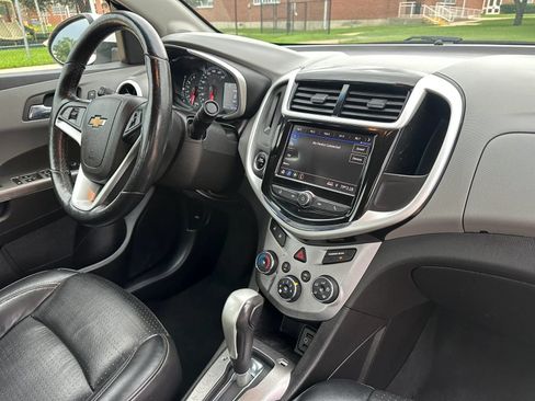 Used 2020 Chevrolet Sonic Premier FWD image 29