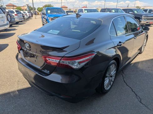 Used 2018 Toyota Camry XLE w/ Audio Package FWD image 5