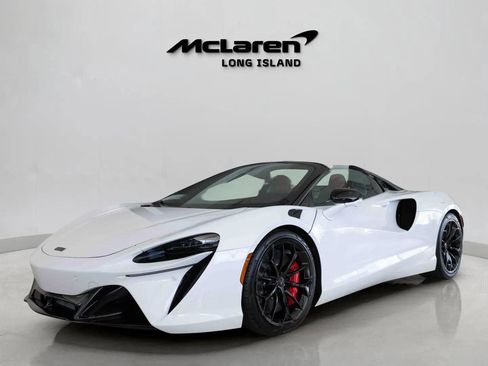Used 2025 McLaren Artura Spider image 1