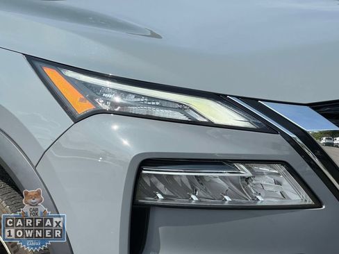 Used 2023 Nissan Rogue SL AWD/4WD image 12